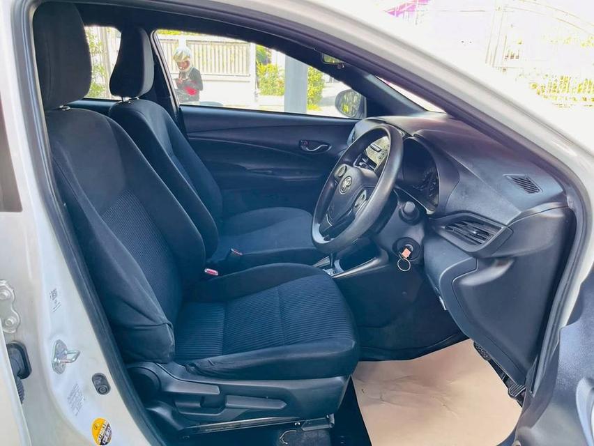 Toyota  Yaris entry +ติดlpg auto ปี 2022 รูปที่ 6