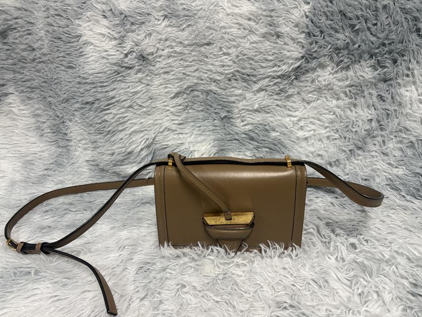 กระเป๋าแบร์น Loewe