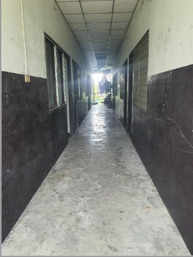 ที่ดินโรงงานและบ้านผู้บริหารหรู โรงงานพร้อมใบอนุญาต บ้านพักคนงาน โรงอาหาร ที่จอดรถ ป้อมยาม เนื้อที่ 9 ไร่  นครหลวง อยุธยา 35 ล้าน จาก 45 ล้าน 18