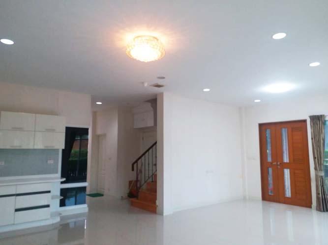 H-103 : บ้านหลังมุม 64 ตร.วา ม.บางกอก บูเลอวาร์ด เทพารักษ์-วงแหวน ขายต่ำกว่าประเมิน กู้ได้เกิน มีส่วนต่าง 13