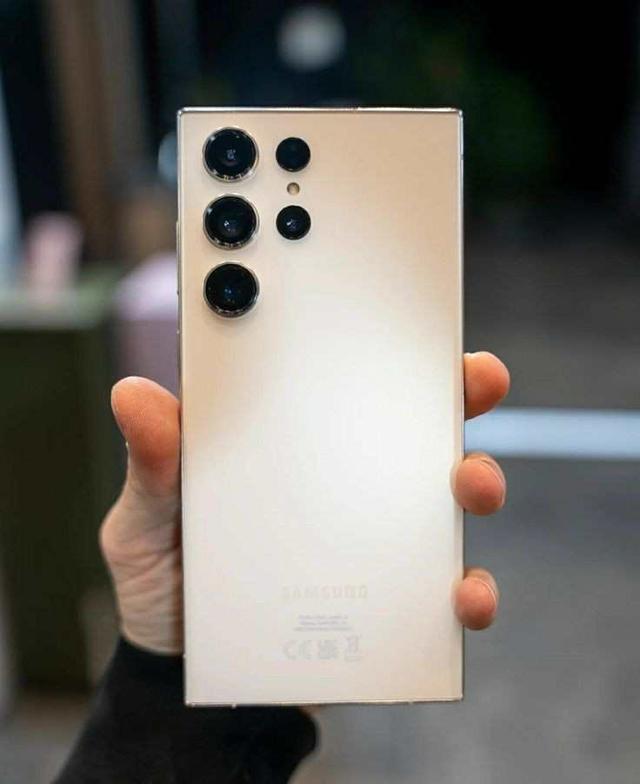 Samsung s22สีขาว 2