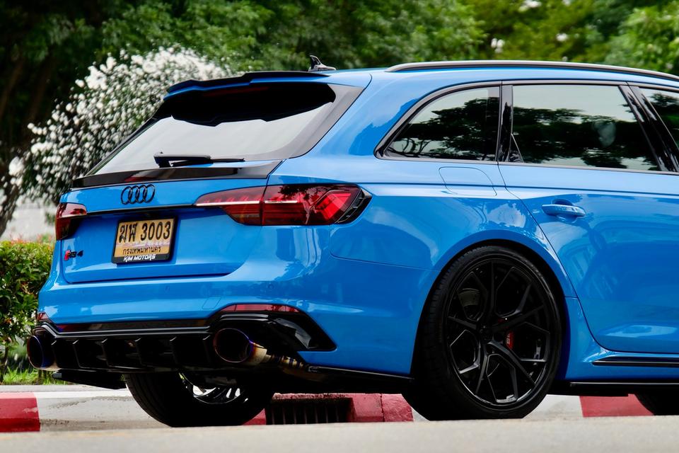 Audi RS4 Avant 2.9 V6 Bi-Turbo Quattro ปี 2022 สีฟ้า รถสวยไมล์น้อย หาอยู่ด่วนช้าไปก่อน รูปที่ 9