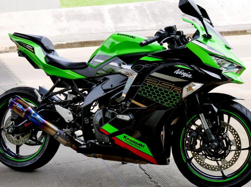 ขายด่วน Ninja ZX-25R ABS SE ปี 2021 สภาพดี