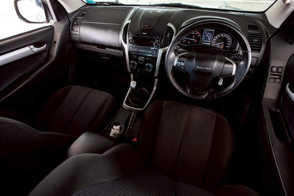 Isuzu D-Max Hi-Lander Cab 2.5 VGS Z ท๊อปปี2015 เกียร์ธรรมดา สีเทา 14