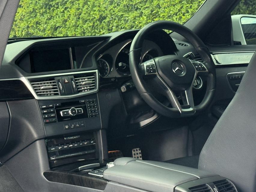 2014 BENZ E250 AMG DYNAMIC รถมือเดียวออกศูนย์ BENZ THAILAND รถวิ่งน้อย ประวัติศูนย์ครบ ไม่มีอุบัติเหตุครับ 12
