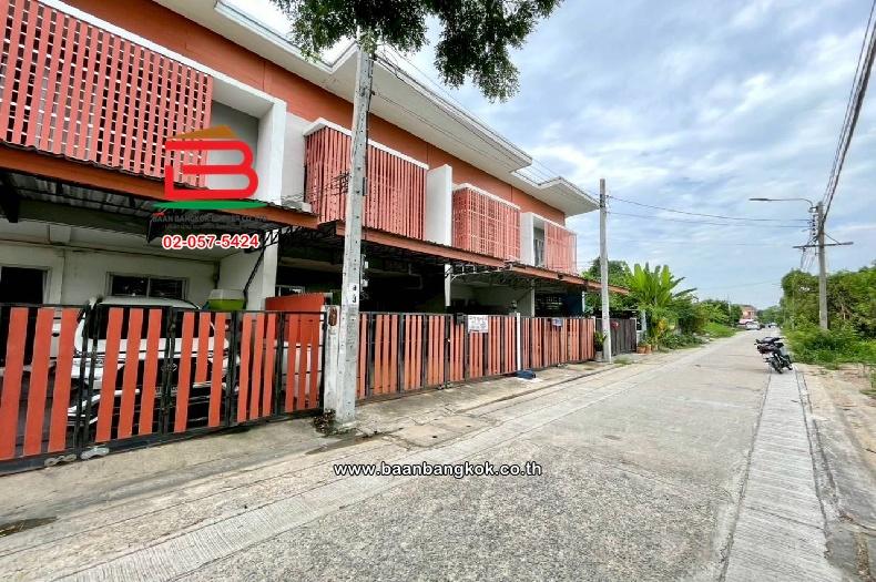 ทาวน์เฮาส์ หมู่บ้านสายเข้า(ซ.สนเพชรหมู่ 3) เนื้อที่ 20.7 ตารางวา ใกล้ตลาดนัดโรงร่ม ตำบลบางบัวทอง อำเภอบางบัวทอง จังหวัดนนทบุรี 2