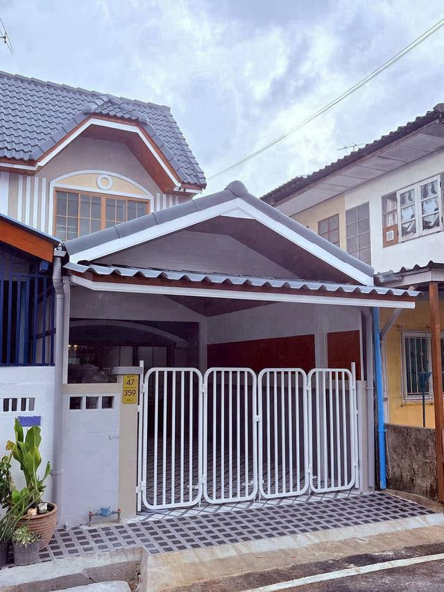 หมู่บ้านร่มเงาไม้  ถนนวัดลาดปลาดุกทาวน์เฮ้าส์ 2 ชั้น   ตกแต่งใหม่พร้อมอยู่ พร้อมเฟอร์นิเจอร์ 2