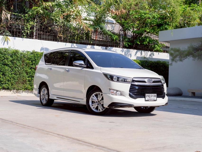 TOYOTA INNOVA 2.8 CRYSTA V WAGON มือสอง ปี 2017