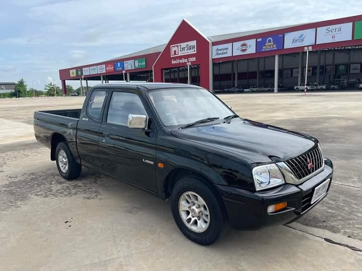 Mitsubishi L200-Strada สีดำ  1