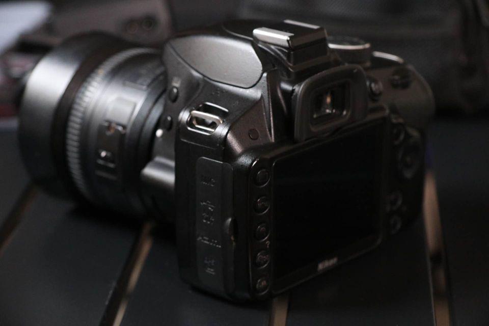 NIKON D3200 + เลนส์ AF-S NIKON 35mm f/1.8 G 2