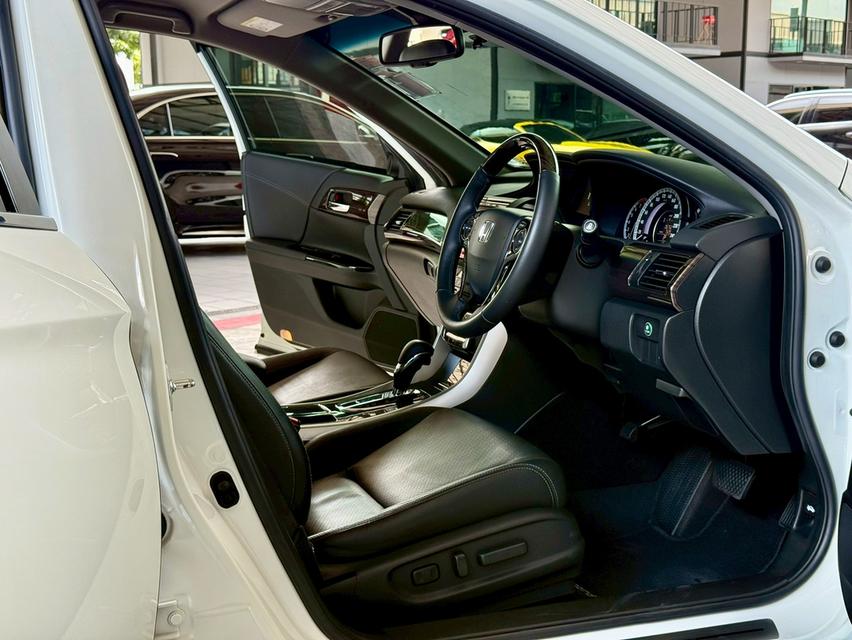 Honda accord 2.0EL auto ไมล์แท้ 60,000 กม.  8
