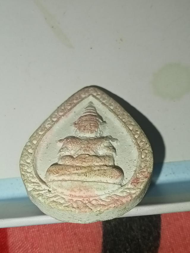 ก้วมรกต ทรงหยดน้ำ (หรือพิมพ์กลีบบัว) รูปที่ 3