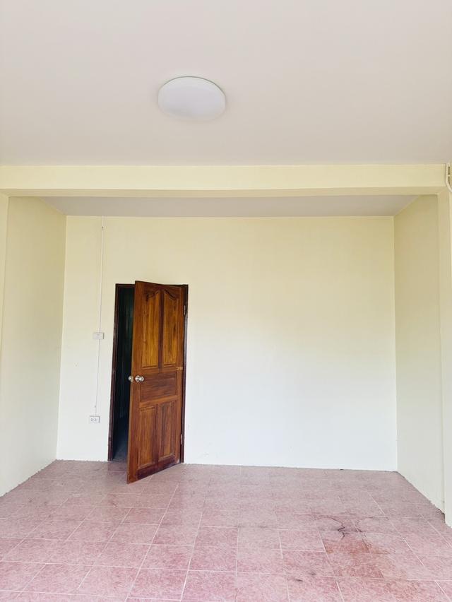 ทาวน์โฮม 2 ชั้น อ.เมือง จ.นครราชสีมา ทางเข้าโรงเรียนอุบลรัตน์  7