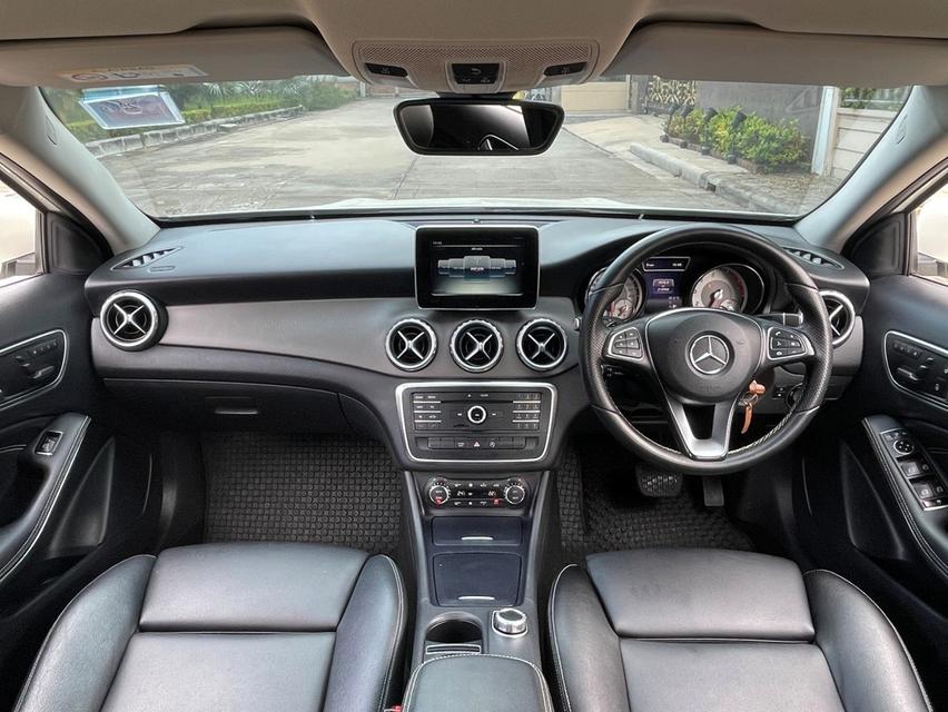 BENZ GLA200 1.6 URBAN (CKD) (โฉมW156) ปี 2017 สภาพนางฟ้า 8
