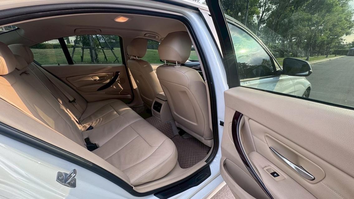 รหัสรถ TPV2742 🎊 BMW 320i ปี 2014 🎊 รูปที่ 15