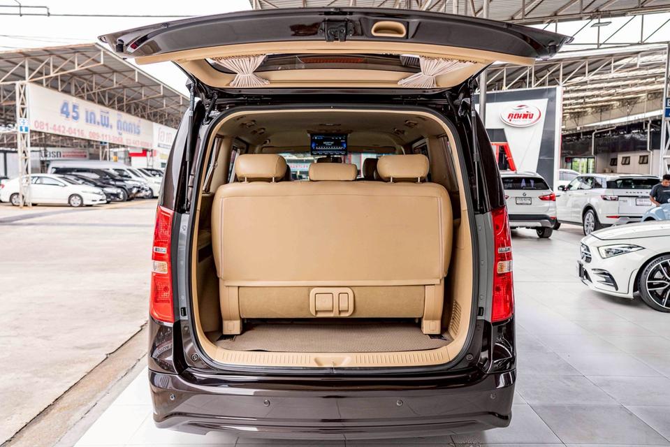 รหัสรถ NP8308 HYUNDAI H-1 2.5 DELUXE 2018 10