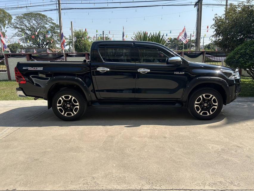 รถกระบะสี่ประตู โตโยต้า รุ่นรีโว พรีรันเดอร