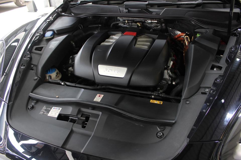 รหัสรถ JRS938 เข้าใหม่สวยจัด กับ Porsche Cayenne Hybrid 2013  8