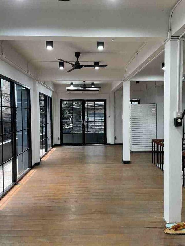 B1031 ให้เช่าอาคารสไตล์ลอฟท์ 3ชั้น ย่านห้วยขวาง ซอยประชาสงเคราะห์27 2