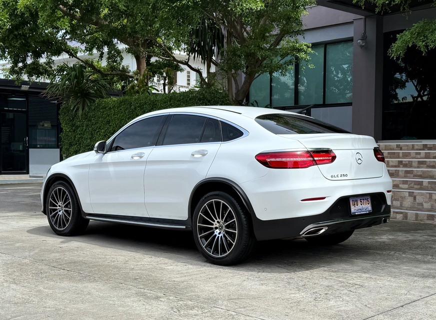 2020 BENZ GLC 250 COUPE รถมือเดียวออกป้ายแดง รถวิ่งน้อย เข้าศูนย์ทุกระยะ ไม่เคยมีอุบัติเหตุครับ 6