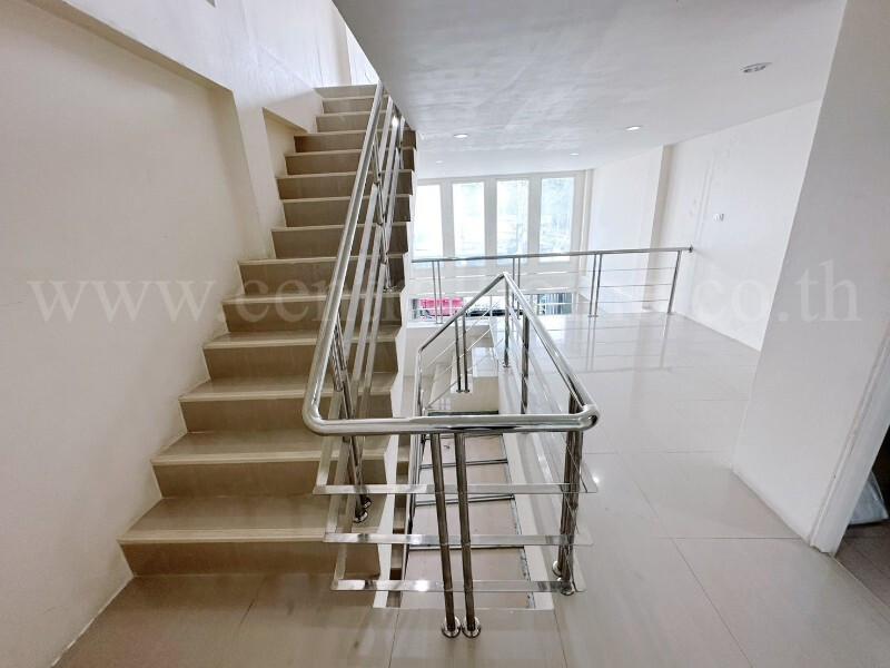 อาคารพาณิชย์ 3.5 ชั้น ทำเลทอง ถนนนวมินทร์ ใกล้ตลาดปัฐวิกรณ์ 10