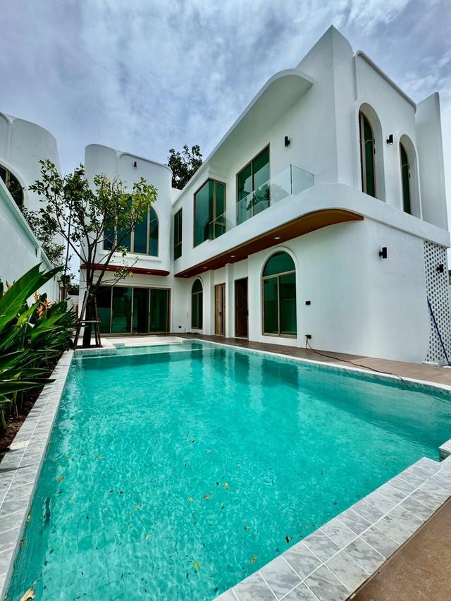 Brand New Pool Villa Pattaya For Sale 