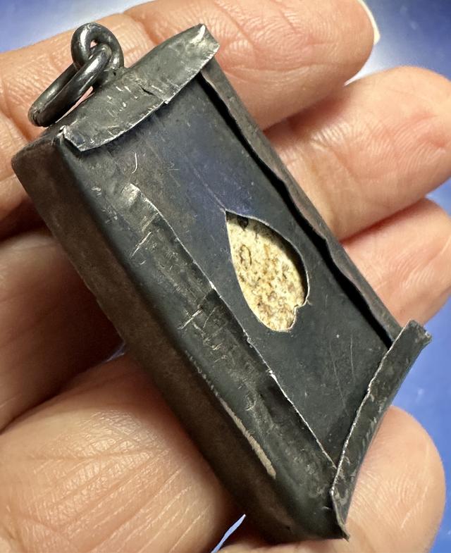 พระสมเด็จ เนื้อเก่าเลี่ยมเงินโบราณ 5