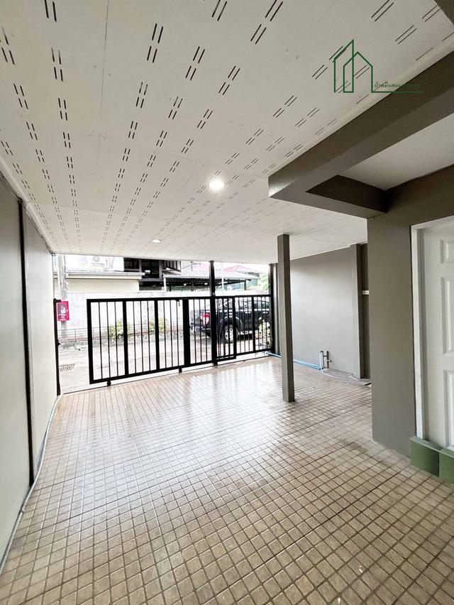 หมู่บ้านรัตนธานี ทาวน์เฮ้าส์ 20 ตรว. อยู่หลังโลตัส บางนา 14