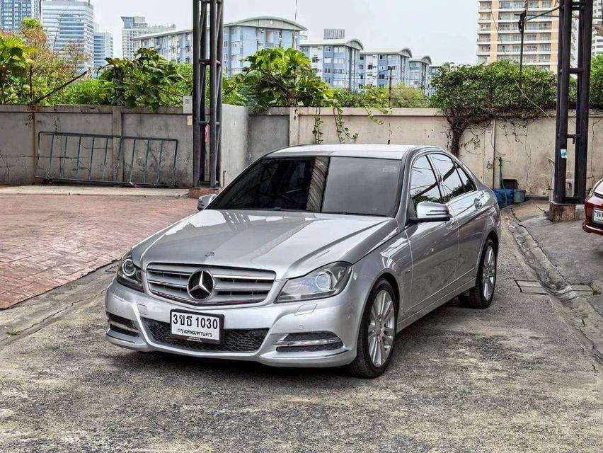 รหัสรถ PR1030 Mercedes Benz C200 CGI Elegance Facelift รถออกศูนย์ Benz ปี 2013