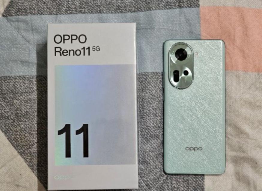 OPPO Reno 11 สีเขียว 1