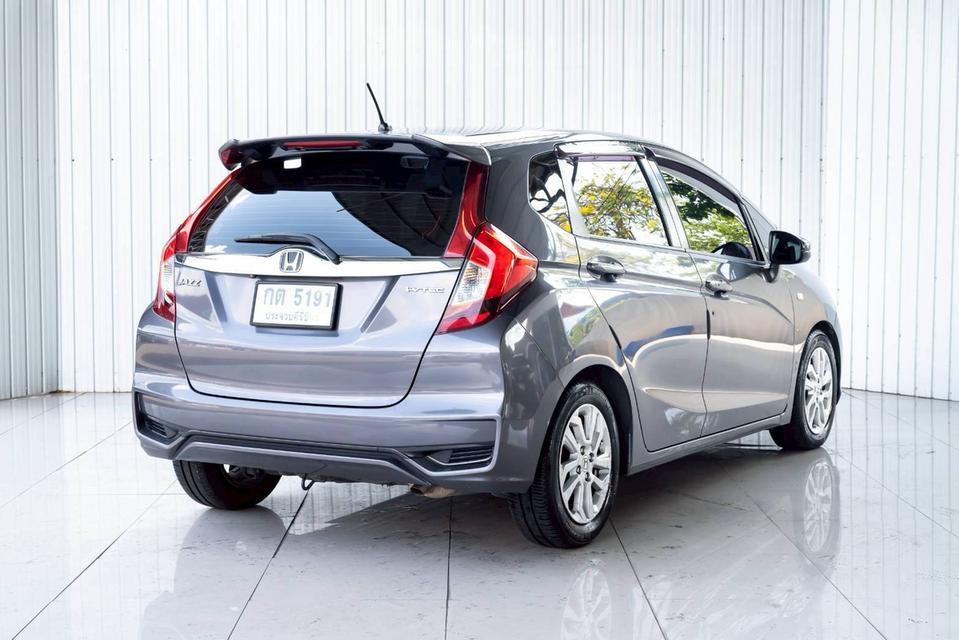 HONDA JAZZ 1.5 i-VTEC V+ ปี 2017 สีเทา โฉม ปี14-ปัจจุบัน รูปที่ 8