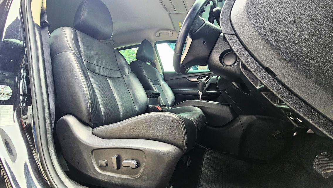 ขายรถ nissan  X-Trail 2.0V 4WD ปี 2018 สีดำ เกียร์ออโต้ รูปที่ 10
