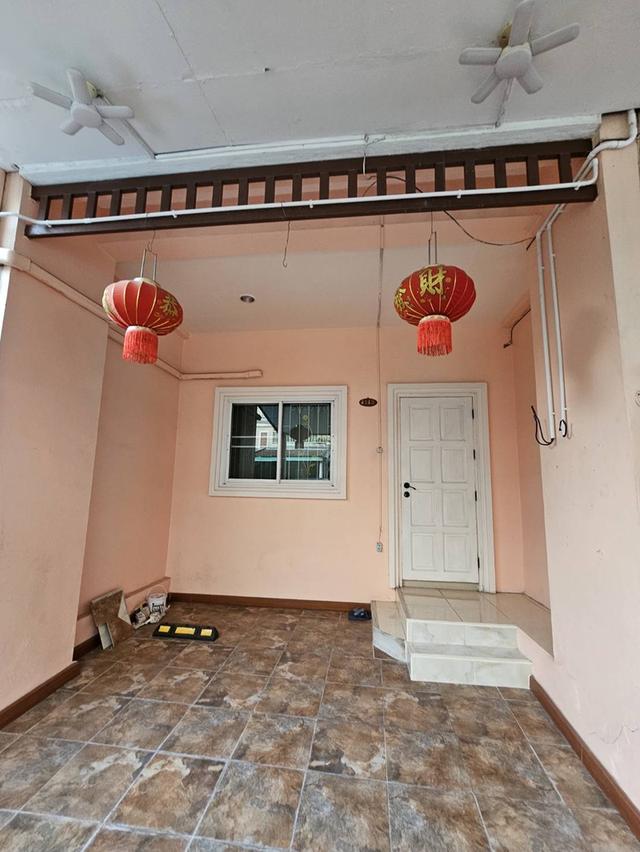 บ้านทาวน์เฮ้าส์มือสอง 2