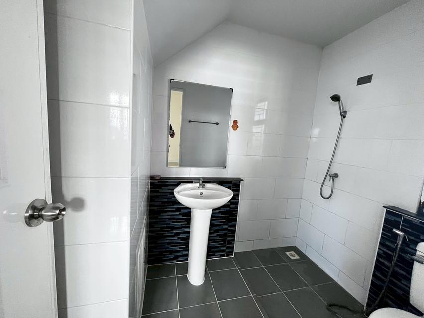 หมู่บ้านกานดา เพลส วงแหวน-ลำลูกกา คลอง 6 ถนนลำลูกกา ต.บึงคำพร้อย อ.ลำลูกกา จ.ปทุมธานี 13