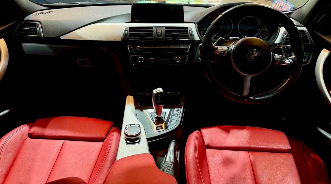BMW 330e M-Sport (F30) ปี 2017 รูปที่ 9
