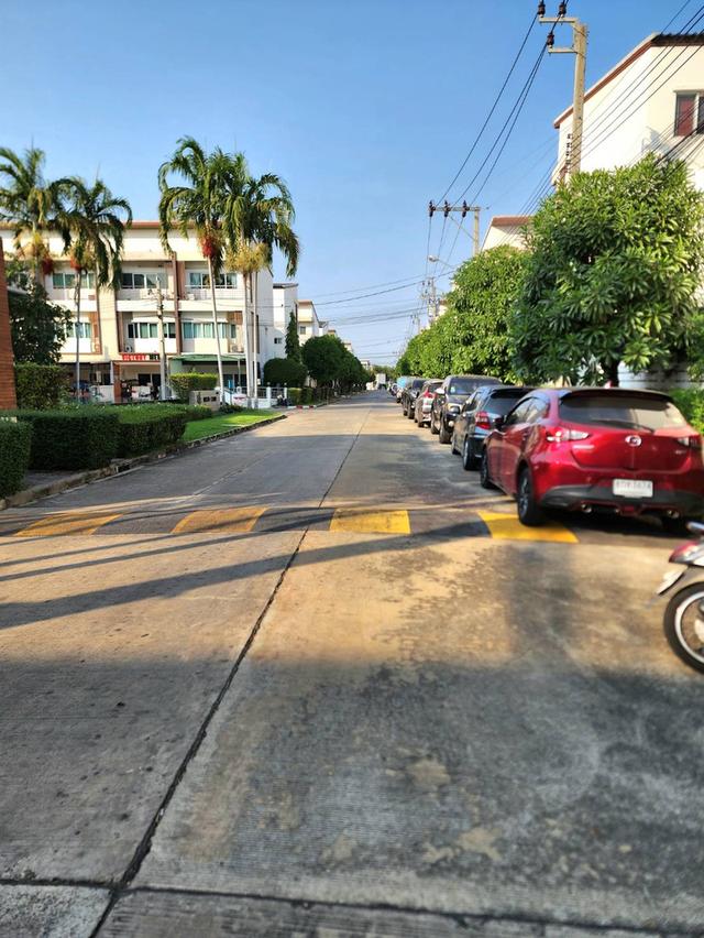 ทาวน์โฮม หมู่บ้าน The Ricco Town วัชรพล 15