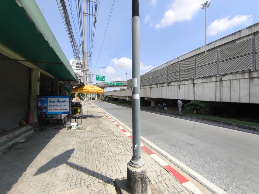 ที่ดินพร้อมสิ่งปลูกสร้าง แปลงมุมริมถนนรามคำแหง24 เหมาะแก่การลงทุน 12