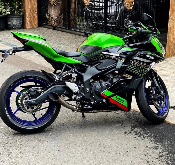 ส่งต่อรถสุดเท่ Kawasaki ZX-25R สีเขียว ปี 2021