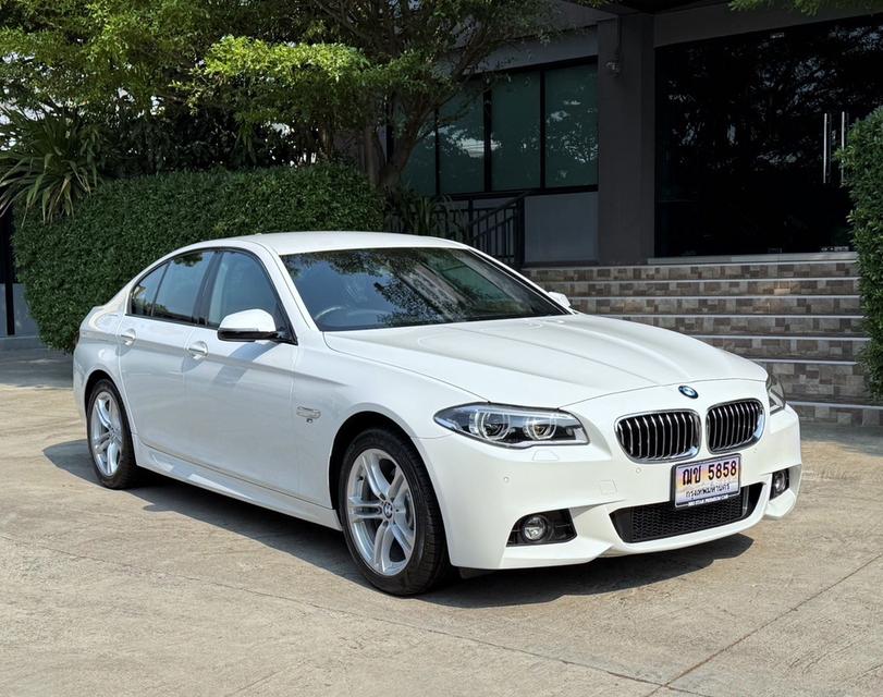 2015 Bmw 528I MSPORT LCI รถมือเดียวออกป้ายแดง รถวิ่งน้อย เข้าศูนย์ทุกระยะ ไม่เคยมีอุบัติเหตุครับ 1