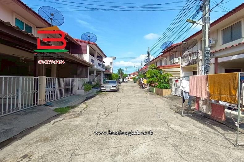 บ้านแฝด หมู่บ้าน สมชายพัฒนา ถนนบางกรวย-ไทรน้อย 13 เนื้อที่ 22.7 ตรว. ตำบลบางกรวย อำเภอบางกรวย จังหวัดนนทบุรี 11