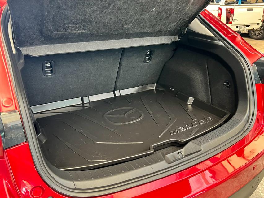 ผ่อนเบาๆ 5 พันกว่าบาท Mazda 3 รุ่น 2.0 C Sport 5 ประตู รูปที่ 10