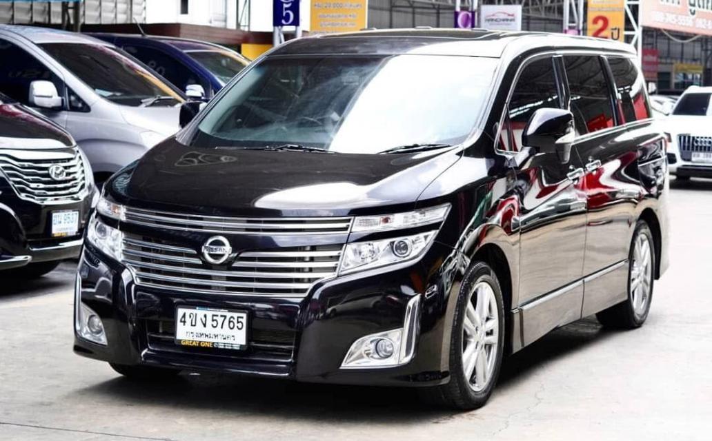 รถยนต์รุ่น Nissan Elgrand ปี 2012 2