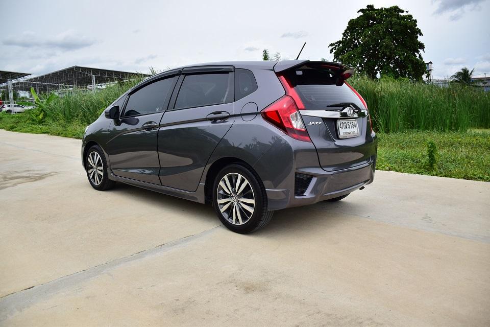 ปี2014จด15 ฟรีดาวน์ HONDA JAZZ GK เกียร์แพดเดิ้ลชิฟ SV / เบาะหนังแท้ แอร์จอ ครุสคอลโทล กุญแจคีเรท จอ กล้องหน้าหลังABS AIRBAG โทร0957401229 ไอดีไล UTBP 15