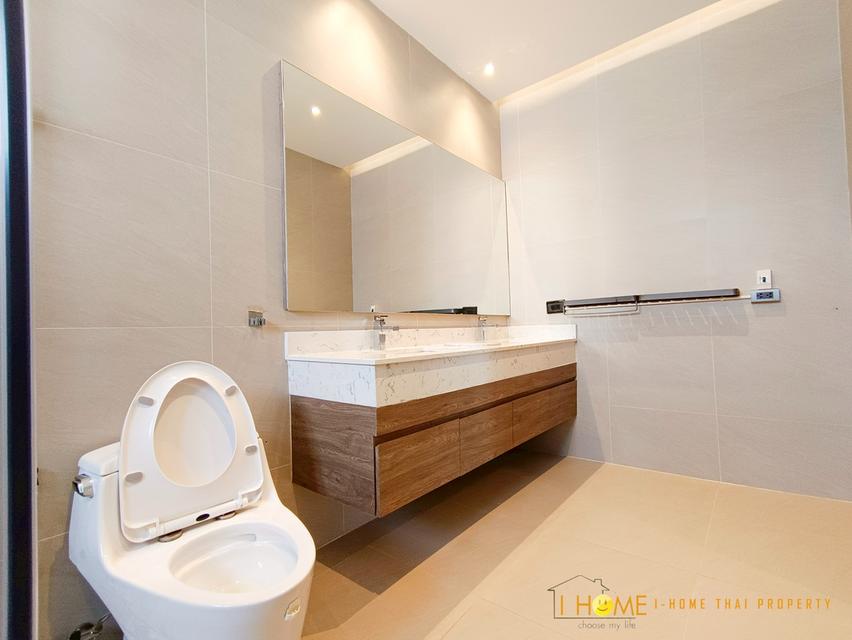 🏡 พูลวิลล่าสองชั้น บ้านหรูในโครงการ พร้อมคลับเฮ้าส์สระว่ายน้ำ #หางดง ราคาเพียง 90,000 บาท/เดือน ✨ 清迈豪华泳池别墅出租 双层 4 卧室 4 卫生间 租金 90,000 泰铢/月(含物业费) ✨ 10