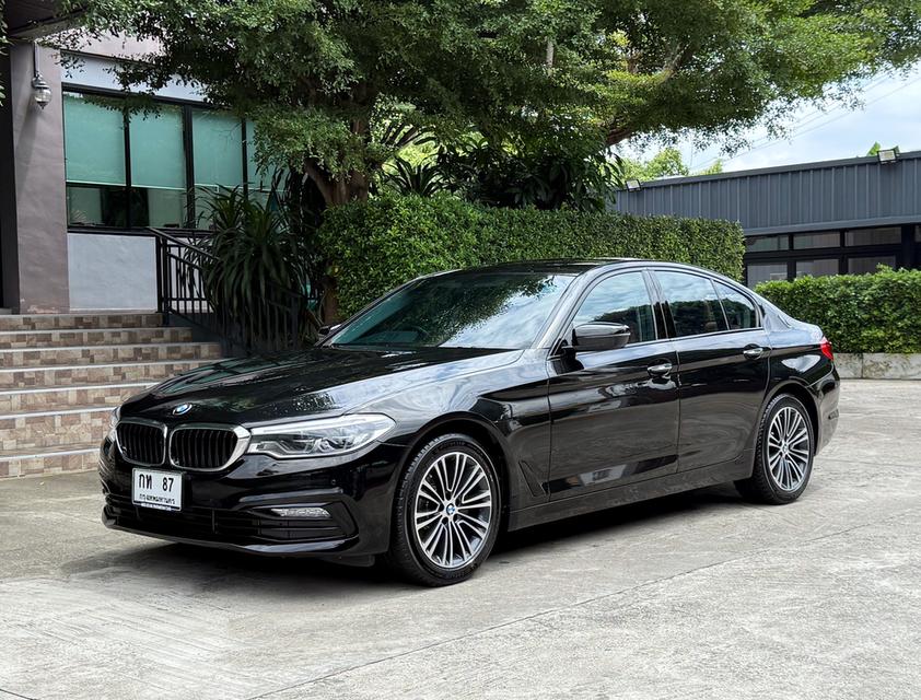 2018 BMW 520D SPORT LINE รถมือเดียวออกป้ายแดง รถวิ่งน้อย เข้าศูนย์ตลอด รถไม่เคยมีอุบัติเหตุครับ 4