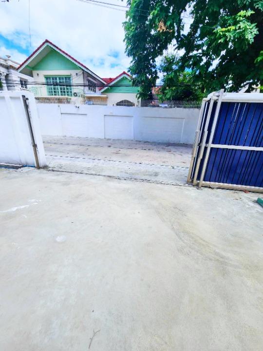 เฟอร์พร้อม เพียง 120 เมตรใกล้ทางขึ้น-ลงทางด่วนวิภาวดี ต้นซอยงามวงศ์วาน41-47 ตรงข้าม ม.เกษตรศาสตร์ 700ม. โฮมออฟฟิศ 2 ชั้น 6