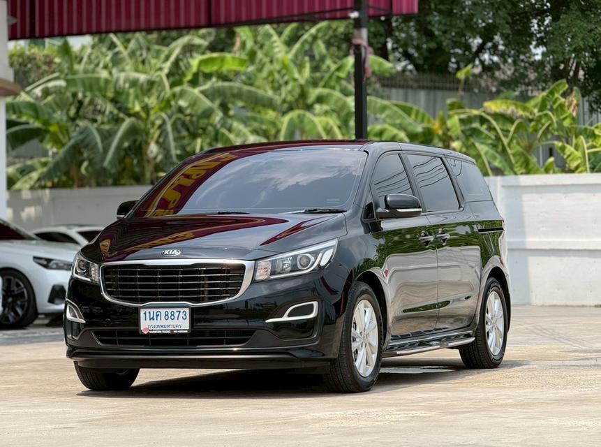 2020 KIA GRAND CARNIVAL, 2.2 LX โฉม ปี14-21 สีดำ เกียร์ออโต้ มือเดียวป้ายแดง