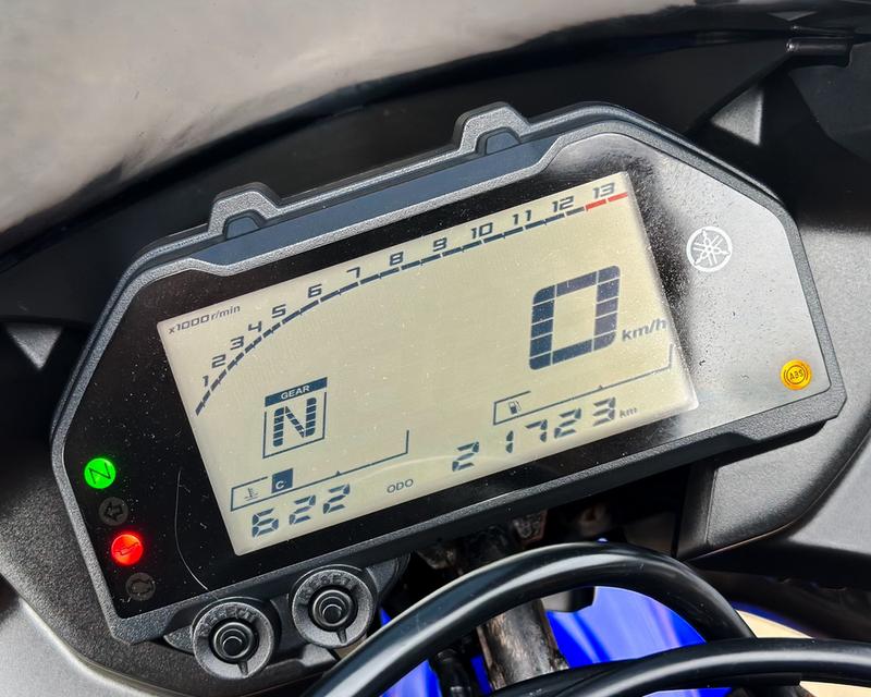 YZF - R 3 7