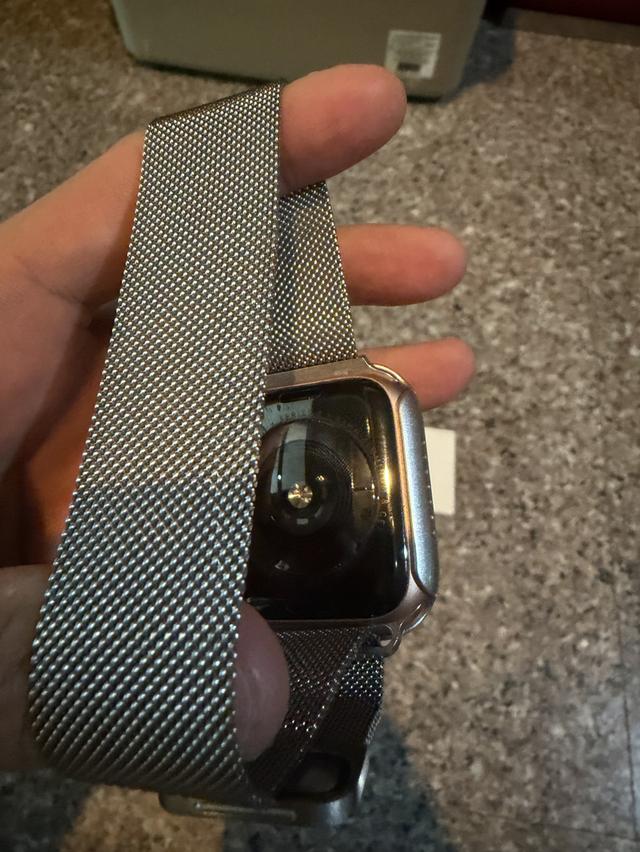 ขายApple Watchซีรี่4 44MMสีGoldแบต100เปลี่ยนแบตจากสูรiStudioมาใช้งานดีถูกๆ รูปย่อยที่ 2
