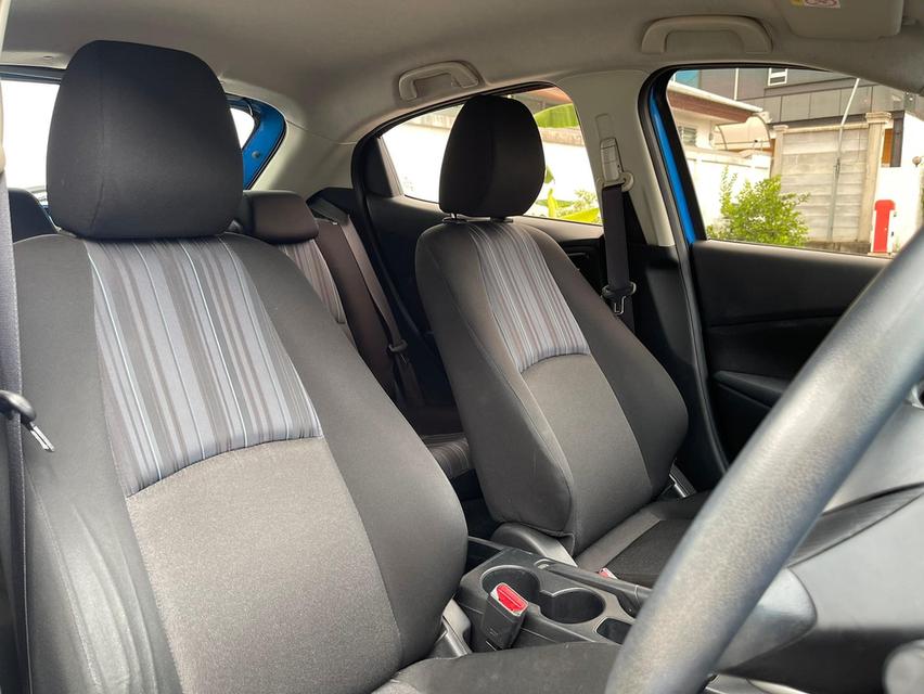 Mazda2 1.3 Standard Hatchback ปี 2015 7